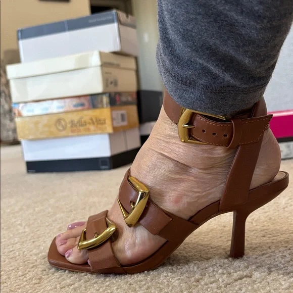 Vince Camuto Women's Caramel Brown Sandals - Picture 12 of 12